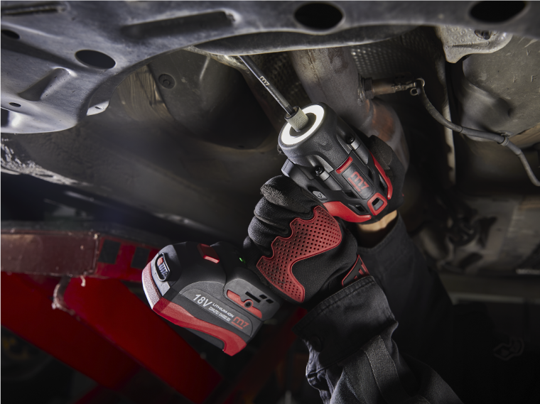 m7 Skruetrækker 2 x 18V 5,0Ah &amp; 1 oplader