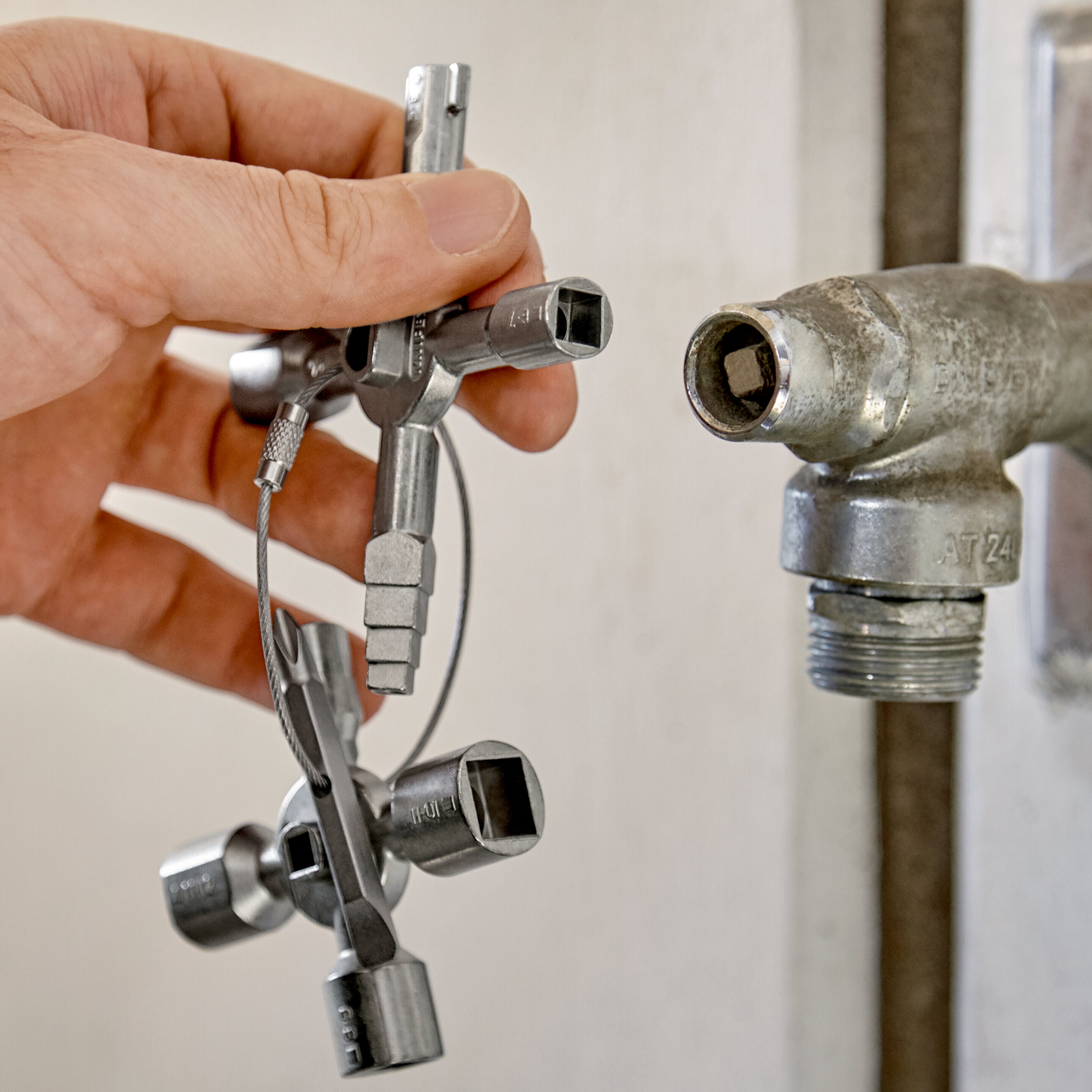 KNIPEX Twinkey nøgle til ejendomsværge